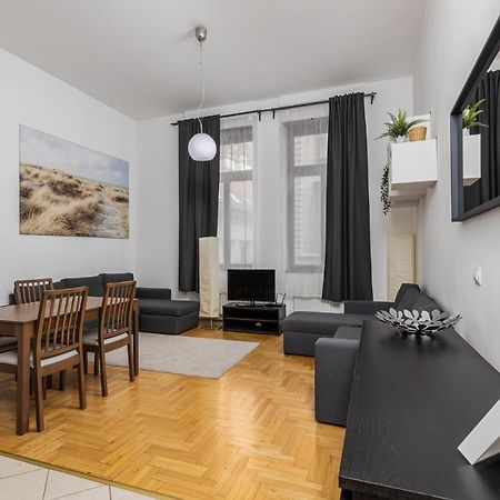 Cosy 1 Bedroom Apartment In Gozsdu Court Budapest Exteriör bild